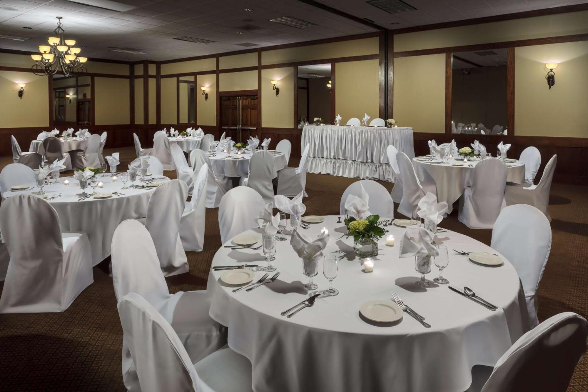 Hotel Roosevelt Grand Dakota Surestay Collection By Western 3*
